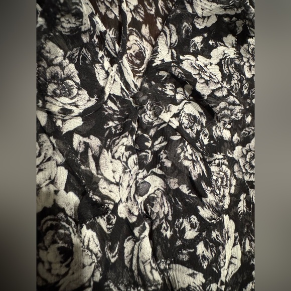 PAIGE 100% Silk Robin Blouse Black and White Floral Gardenia Designer - Small - Picture 4 of 5